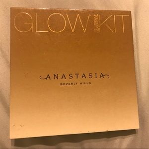 Anastasia Beverly Hills glow kit